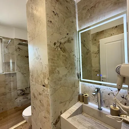 Daire Gent's Luxury Dıraç