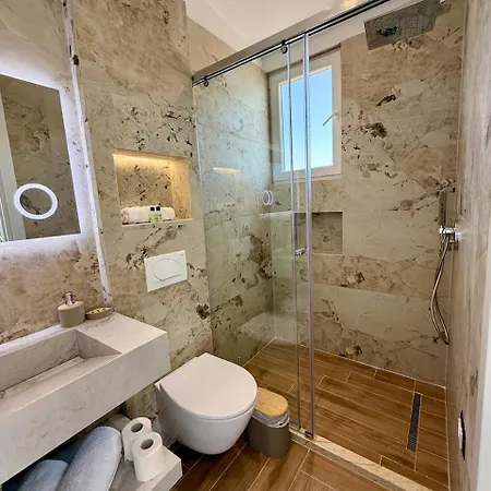 Gent's Luxury دراس